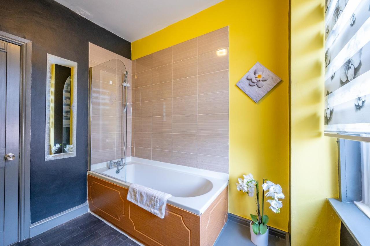 *1Es* For Your Most Relaxed & Cosy Stay + Free Parking + Free Fast Wifi * Leeds  Bagian luar foto