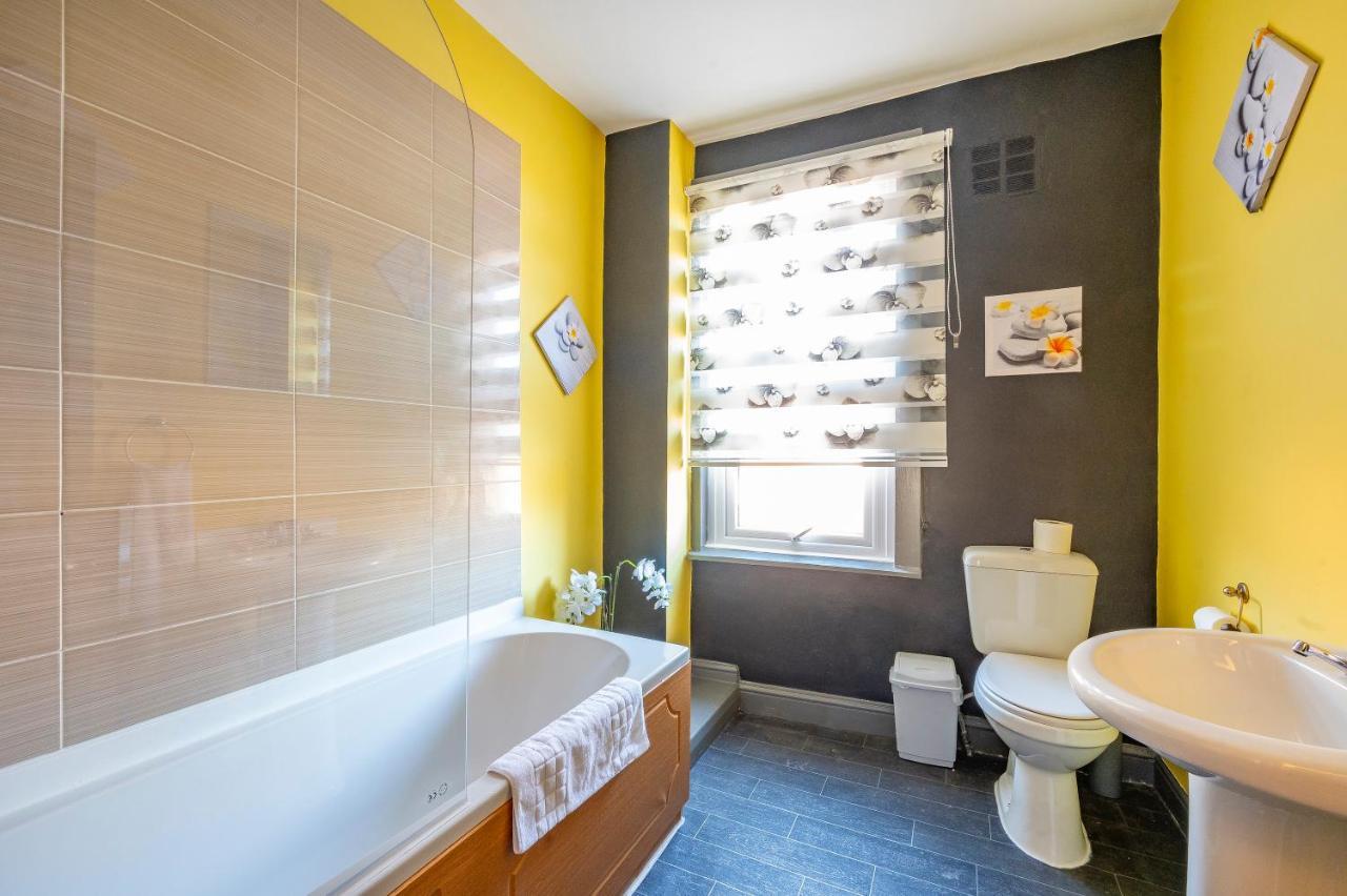 *1Es* For Your Most Relaxed & Cosy Stay + Free Parking + Free Fast Wifi * Leeds  Bagian luar foto